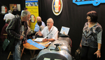 Dédicace aussi sur le stand Nougier pour la sortie du libre de François Marie Dumas Dédicace aussi sur le stand Nougier pour la sortie du libre de François Marie Dumas