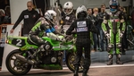 Ravitaillement de la Kawasaki Club 14 alors remontée en 2e posistion Ravitaillement de la Kawasaki Club 14 alors remontée en 2e posistion