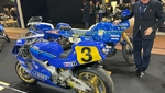 L'histoire d'Eric et de YAmaha est très forte puisqu'il succèdera à JCO chez YAmaha. Ici la moto de Sarron de GP500 et celle de JCO au Dakar