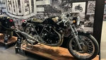 Godet fabrique ses motos de A à Z, inspirées des célèbres Vincent