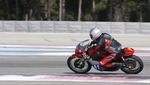 Bernard Tabarly remporte la première manche VMA Vintage du Ricard sur sa Bultaco