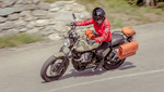 Nous avons préféré l'univers Legend, qui est en définitive le scrambler originel de Guzzi par sa référence au modèle Alce des années 1940.